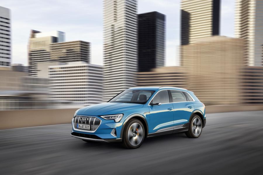  Audi e-tron 55 Quattro 2019 года  (WW) (фото 15 из 452)